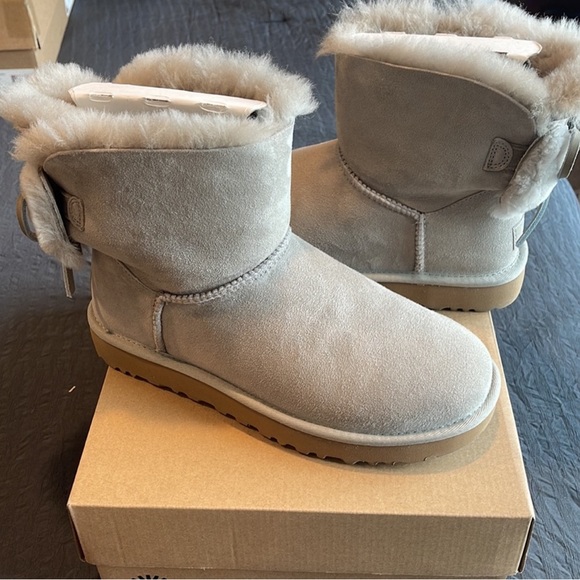 UGG Classic Double Bow - Picture 2 of 10